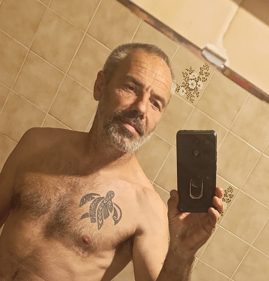 Lucas - Sex friend in Godfrey Profile of Lucas, 44, Sex friend in Godfrey (Illinois)