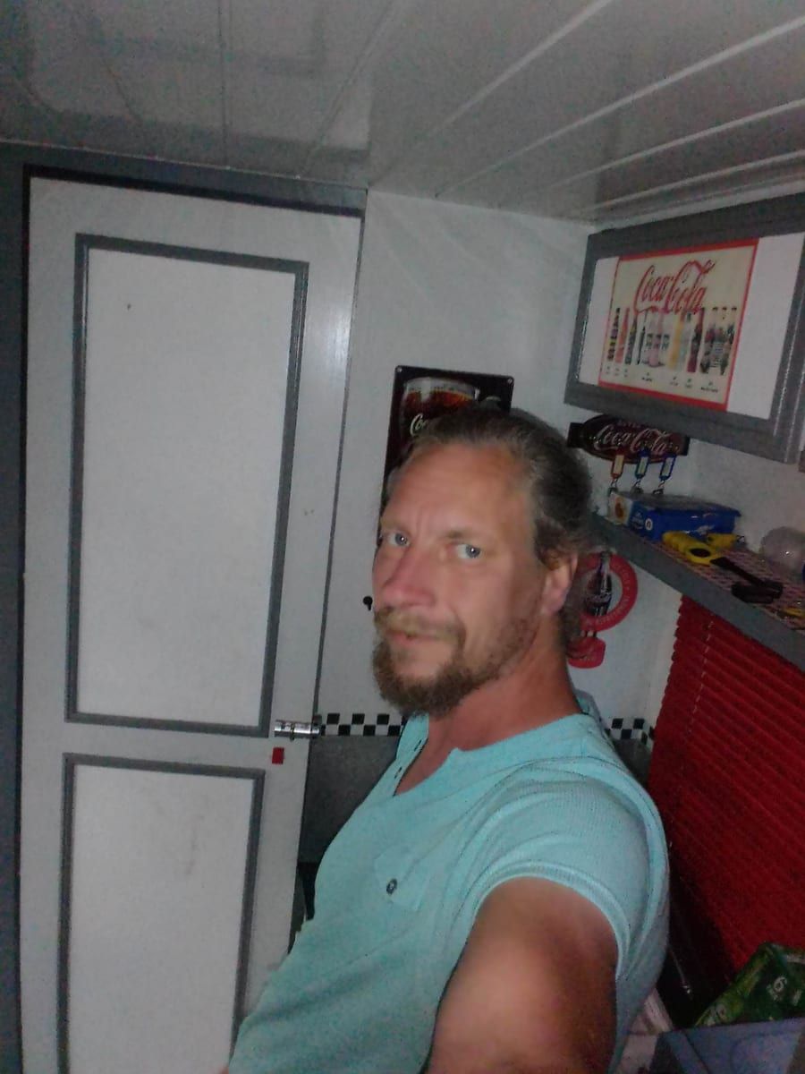 Profile of Larry, 29, Sex friend in Flatwoods (Kentucky)